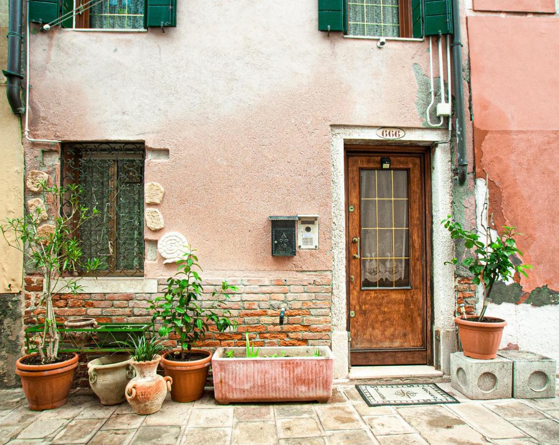 Residenza Biennale Apartment Venedig Eksteriør billede